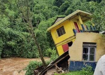 House, tea shop collapse after heavy rain