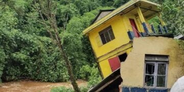 House, tea shop collapse after heavy rain