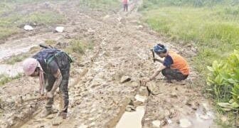45 year old road in Saipung cry for attention