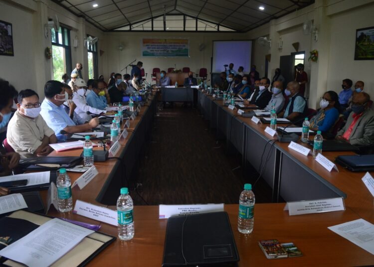 West Jaiñtia Hills officials meet with Assam counterparts over disputed border