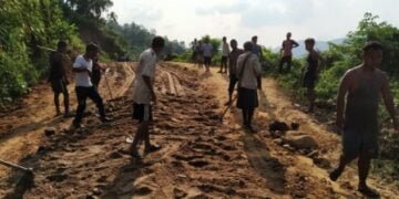 Umshiak repairs its own road