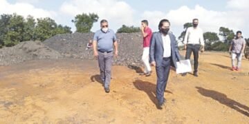 Mukul inspects West Jaiñtia Hills coal dump; reiterates corruption charges