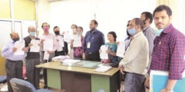 EPFO hands over pension papers to various employees