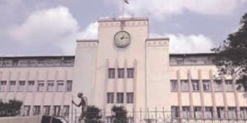 James, Sniawbha, Hamlet, Kyrmen stripped