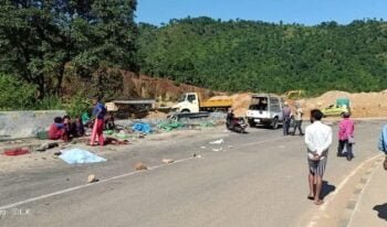 5 killed as speeding truck ploughs into street vendors