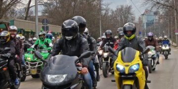 Helmets mandatory for motorcycle pillion riders from Nov 30