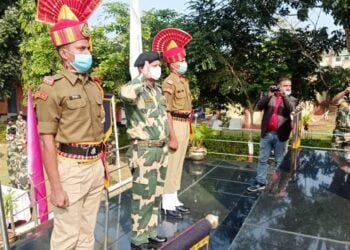 BSF, BGB celebrate Vijay Diwas at Killapara War Memorial