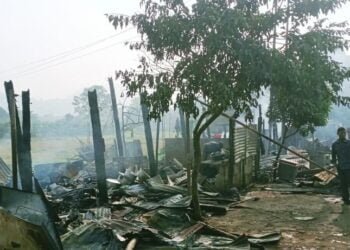 11 shops gutted in fire after LPG cylinder blast