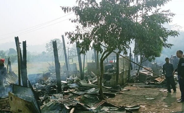 11 shops gutted in fire after LPG cylinder blast