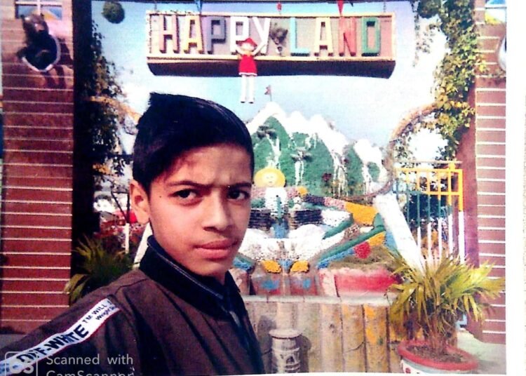 Teen goes missing on way to school