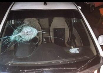 Dacoits allegedly attack vehicle on NH-62