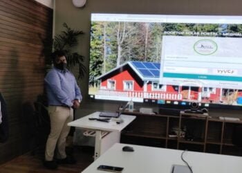 Install rooftop solar panels with zero investment: CM