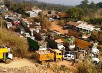 Village heads urge immediate measures to resolve traffic jam along NH 40E