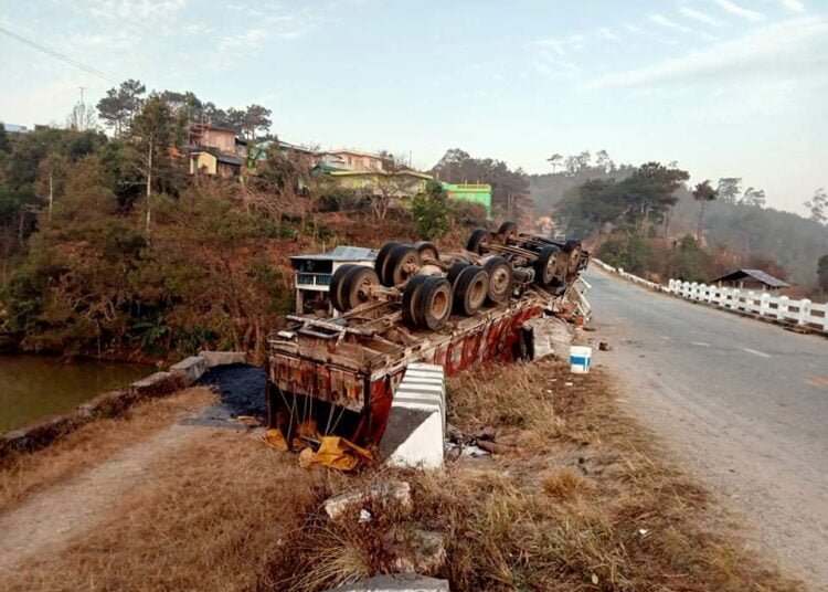 KSU member killed as coal truck overturns