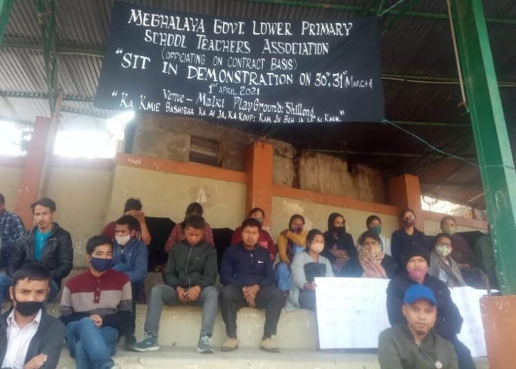 Contractual teachers begin 3-day sit-in