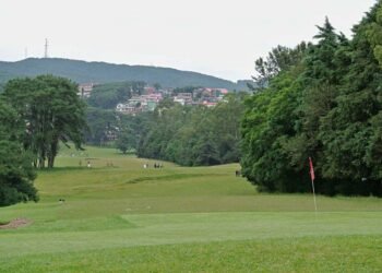 Golf Links closed to public on Sundays