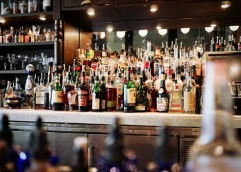 Liquor bars, hotels, clubs to shut from Apr 23