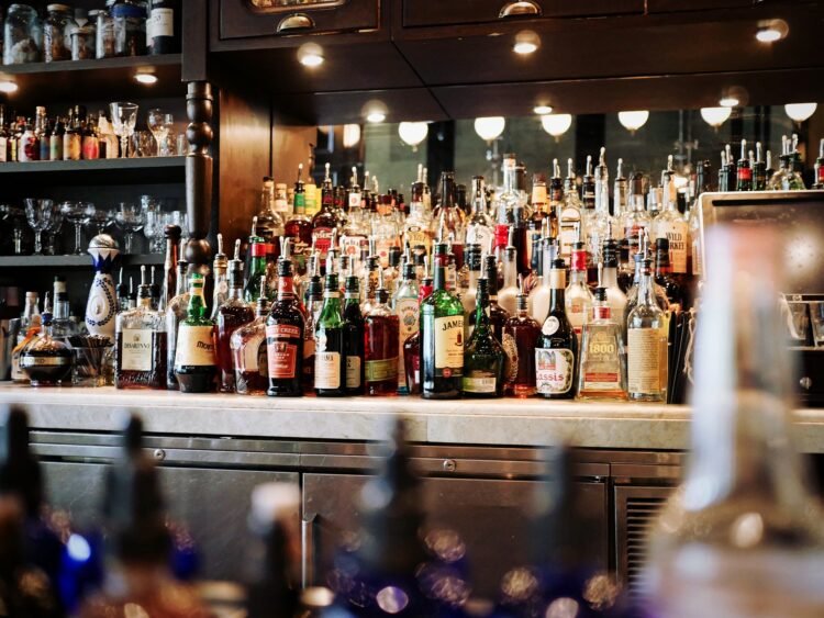 Liquor bars, hotels, clubs to shut from Apr 23