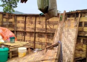 6 homes destroyed in storm