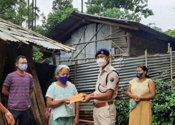 Overzealous cops refund veg vendor after running riot