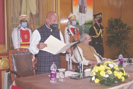 Sanbor takes Hek’s place in cabinet