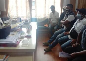 Agents selling land to army: KSU