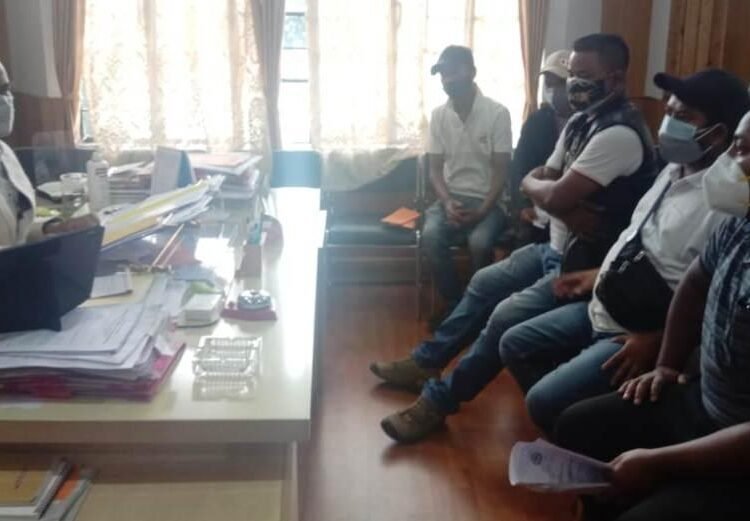 Agents selling land to army: KSU
