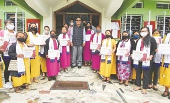 Sanbor distributes financial aid, gifts to frontline workers