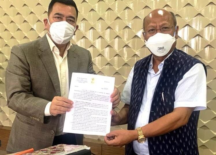 Shangpliang submits to-do list to Tynsong for Mawsynram