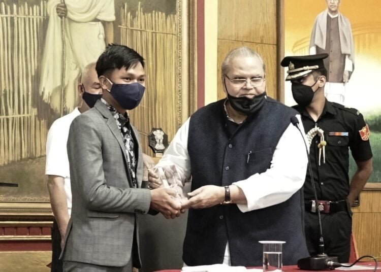 4th Crystal Gayle Kharnaior Award for visual arts presented