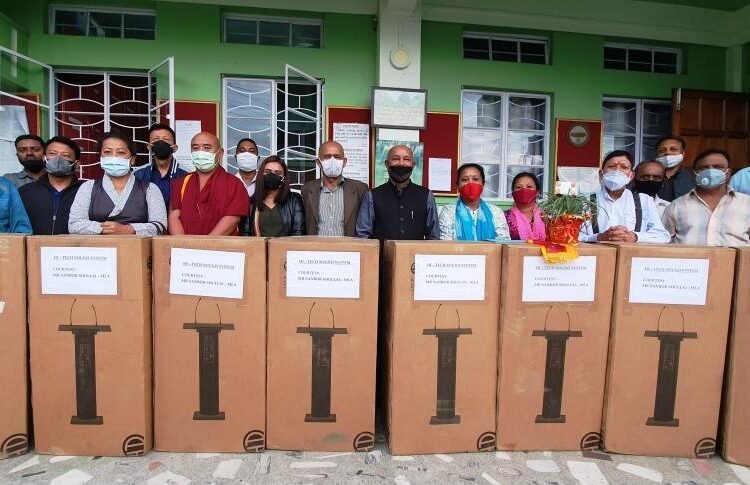 Covid volunteers felicitated, Shullai gives away sound system to promote vaccine