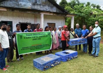 Ri Bhoi farmers trained on fish cum poultry farming