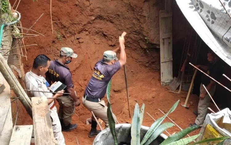 Man dies in landslide