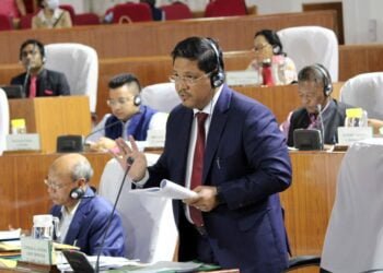 Govt focused on easing stress for agri, tourism industries: CM