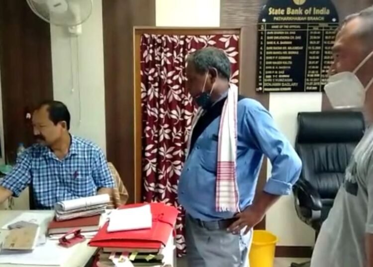 Western Ri Bhoi dorbar threatens to shut down SBI Patharkhmah