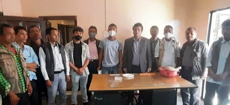 Residents meet MLA to flag road issue