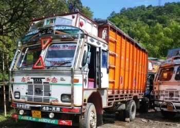 6 coal trucks seized for ‘illegal’ coal transport