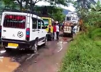 Broken down coal truck causes traffic jam in Ri-Bhoi