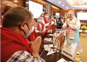 Centre signs peace accord with 5 insurgent groups of Assam