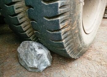 STP caution drivers against leaving stones on road