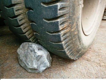 STP caution drivers against leaving stones on road