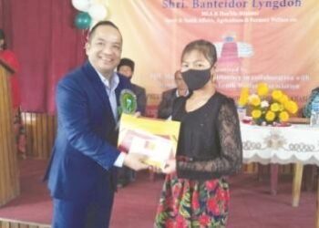 Toppers of Mawkynrew area honoured