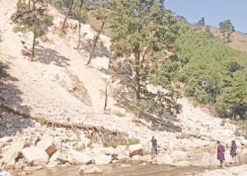 Myntdu almost buried by construction waste