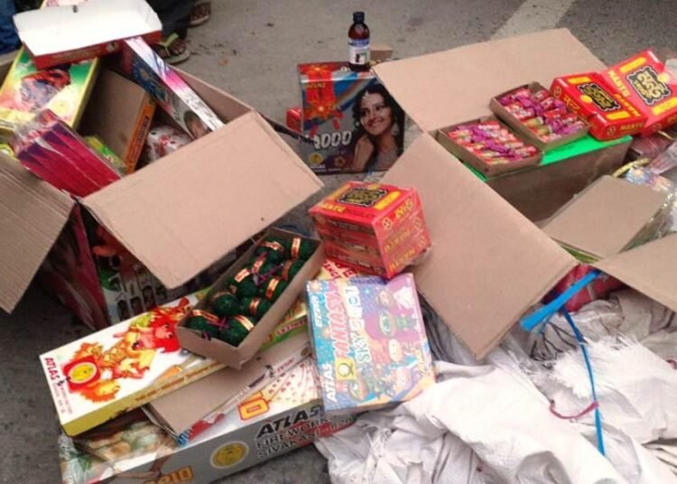 EKH promulgates prohibition on crackers