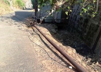 Electricity pole collapses, JYF cries lackadaisical