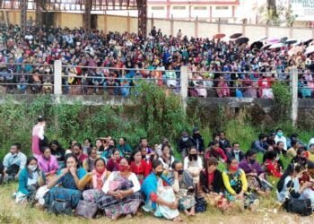 SSA teachers protest against non-payment of salaries