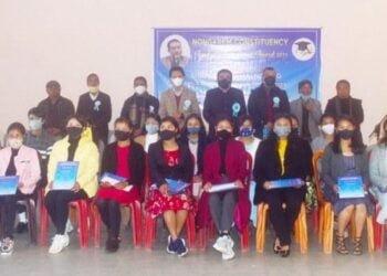 33 students under Nongkrem presented with academic excellence award