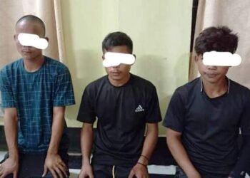 Cops apprehend 3 dacoits near Songsak