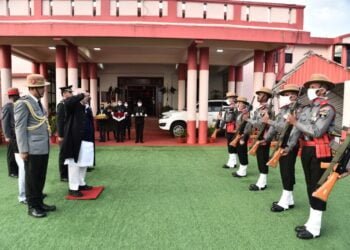 Guv visits Assam Rifles in Laitkor