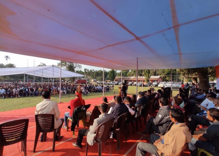 Mass exodus of Congress workers continue